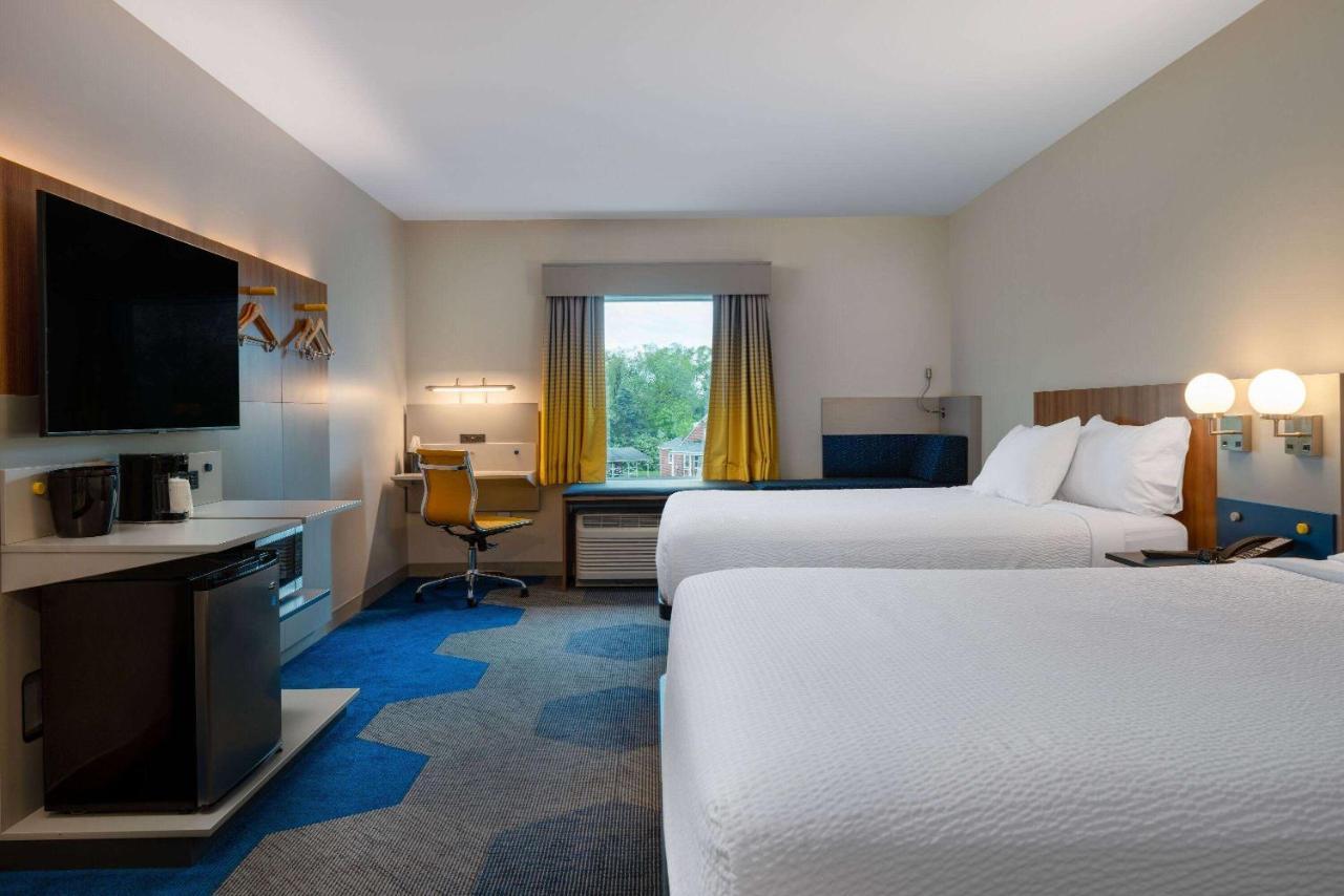 Microtel Inn & Suites By Wyndham Winchester Buitenkant foto