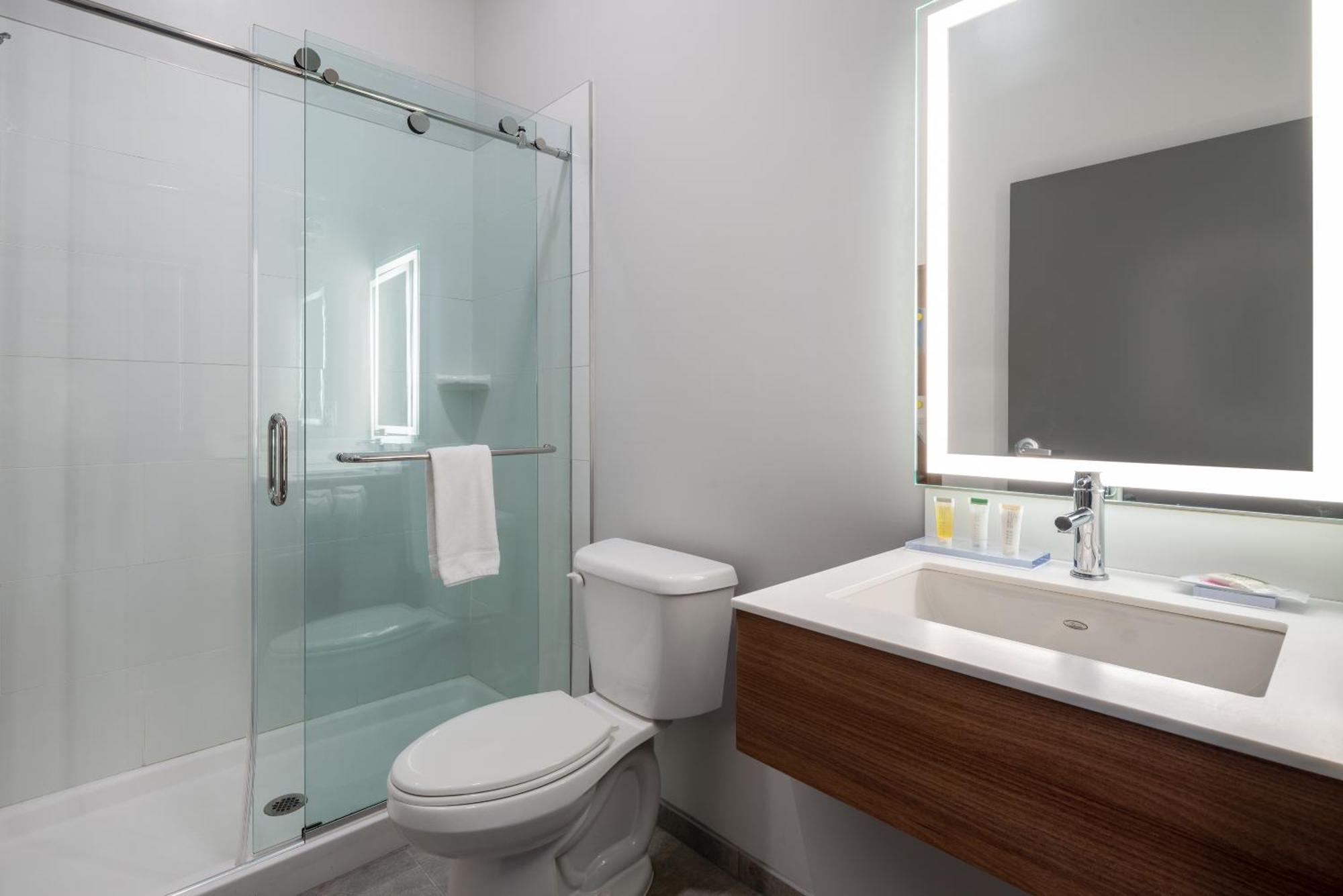 Microtel Inn & Suites By Wyndham Winchester Buitenkant foto